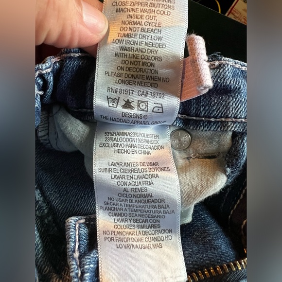 Levi’s Toddler Shorts. Size 3T - Picture 8 of 15